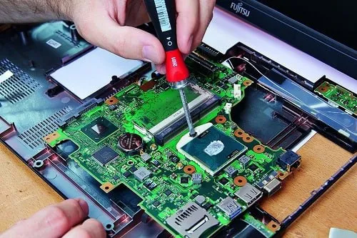 Noutbuk anakartini ta’mirlash va komponentlarni o‘rnatish jarayoni